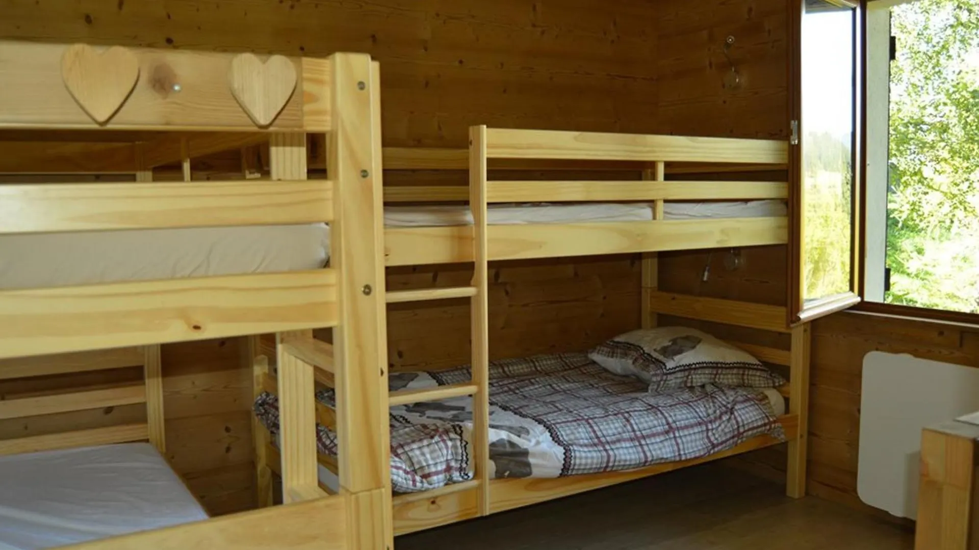 Chalet Cosy 6 Personnes, 80 M², Proche Pistes Et Village, Poele A Bois, Parking, Non Fumeur - Fr-1-733-145 Crest-Voland 0*,  France